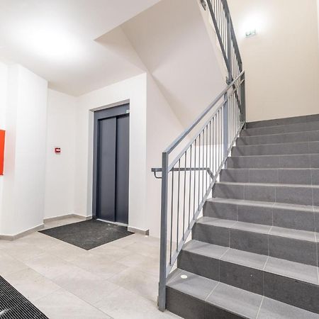 Brand New Studio Apartment # 42 In Brand New Building With Free Parking In The Center Praag Buitenkant foto