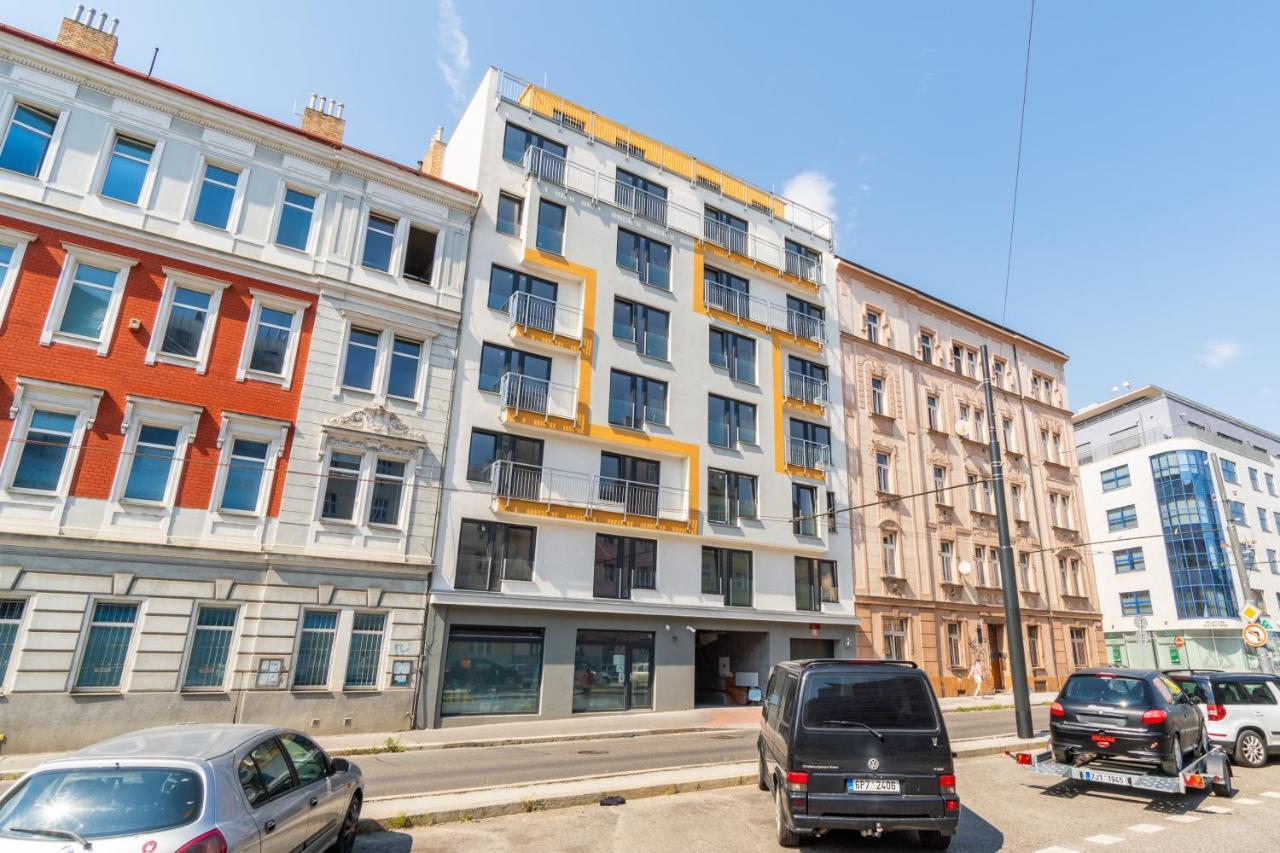 Brand New Studio Apartment # 42 In Brand New Building With Free Parking In The Center Praag Buitenkant foto