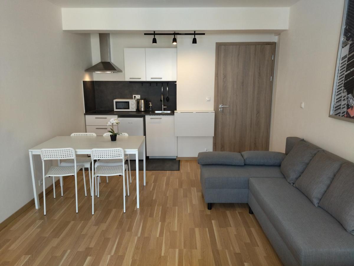 Brand New Studio Apartment # 42 In Brand New Building With Free Parking In The Center Praag Buitenkant foto